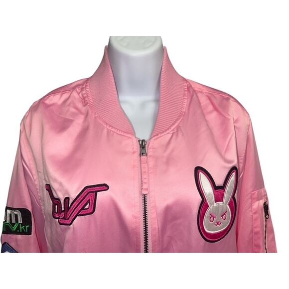 Overwatch D.Va Pink Satin XL Bomber Jacket Bunny Lined Patches Full Zip Blizzard - Picture 3 of 8